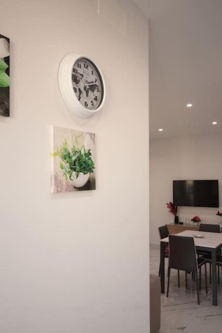 Chiaia Arcoleo House - Anita Apartment Наполи Екстериор снимка