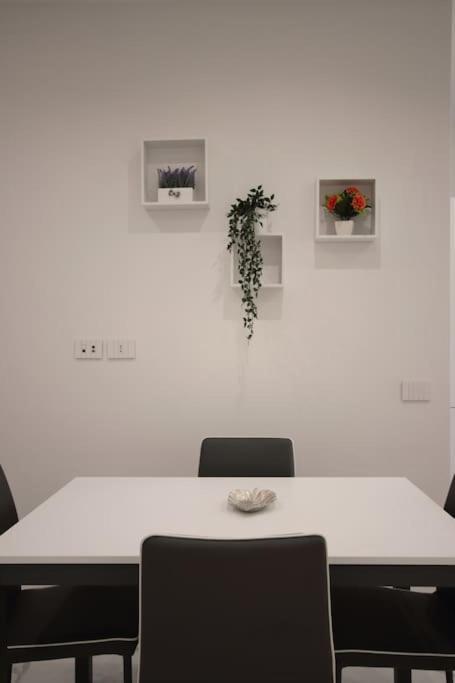 Chiaia Arcoleo House - Anita Apartment Наполи Екстериор снимка